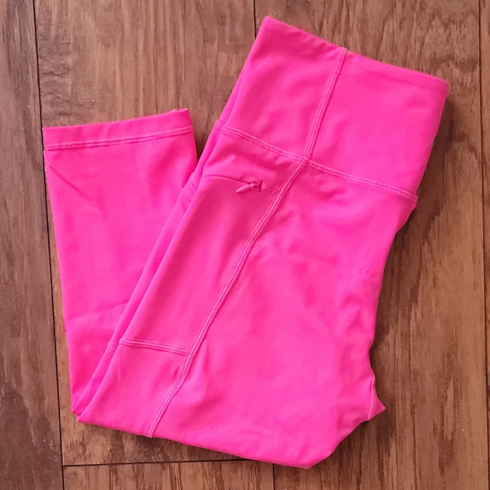 Zyia Vibrant Pink Crop Leggings Size 8-10 Zippered Pockets